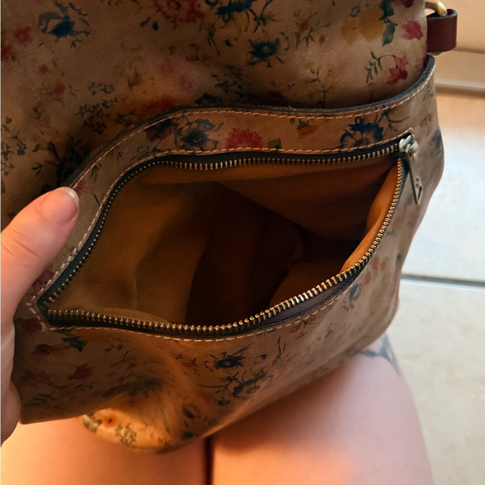 Patricia Nash Luzilla tan floral backpack purse - Picture 5 of 8